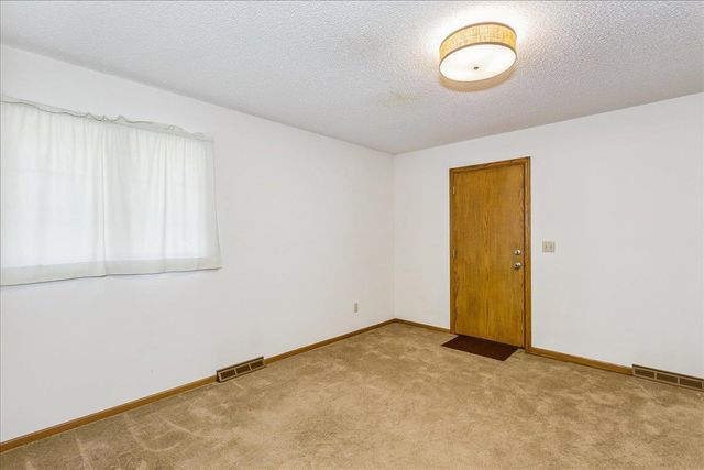 9016 E Boxthorn St, Wichita, KS 67226