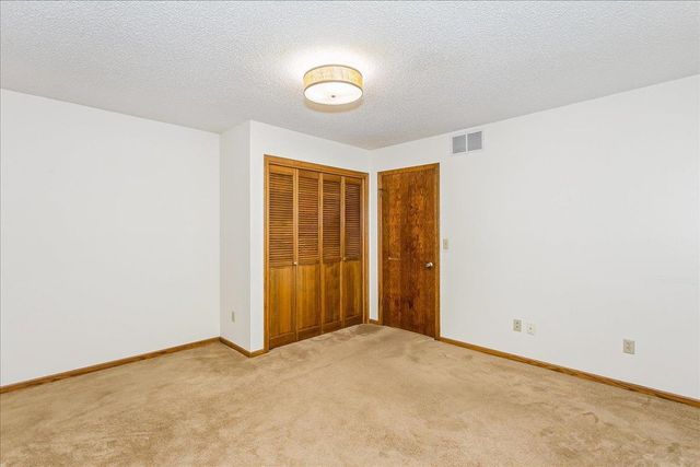 9016 E Boxthorn St, Wichita, KS 67226