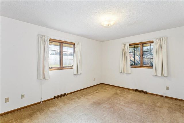 9016 E Boxthorn St, Wichita, KS 67226