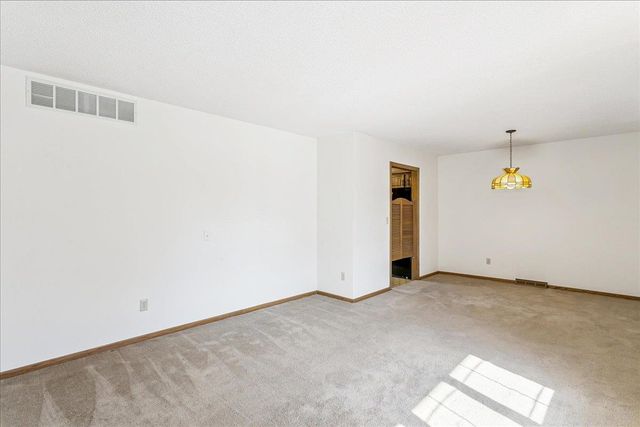 9016 E Boxthorn St, Wichita, KS 67226