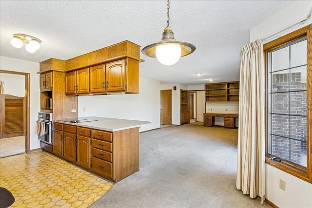 9016 E Boxthorn St, Wichita, KS 67226