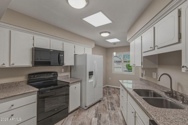 13810 N 111th Avenue, Sun City, AZ 85351