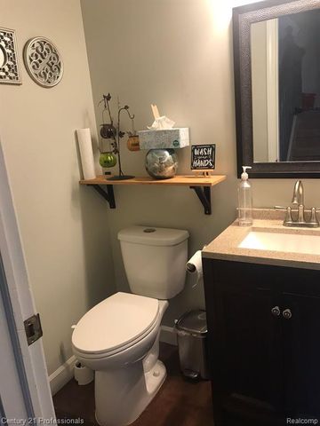 21141 E Glen Haven Circle 34, Northville, MI 48167