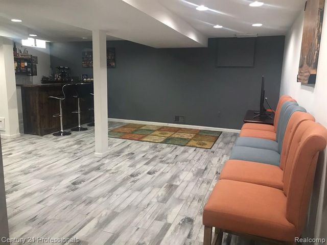 21141 E Glen Haven Circle 34, Northville, MI 48167