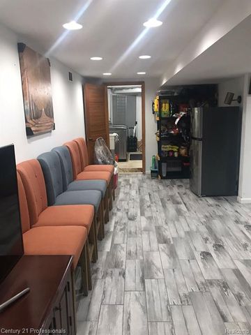 21141 E Glen Haven Circle 34, Northville, MI 48167