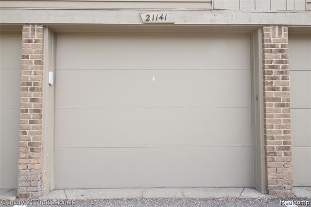 21141 E Glen Haven Circle 34, Northville, MI 48167