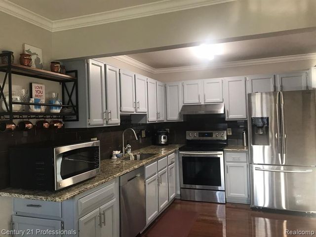 21141 E Glen Haven Circle 34, Northville, MI 48167