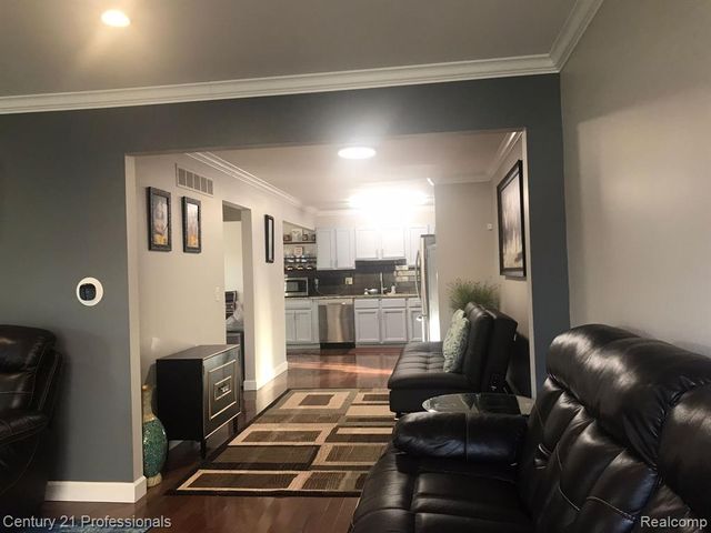 21141 E Glen Haven Circle 34, Northville, MI 48167