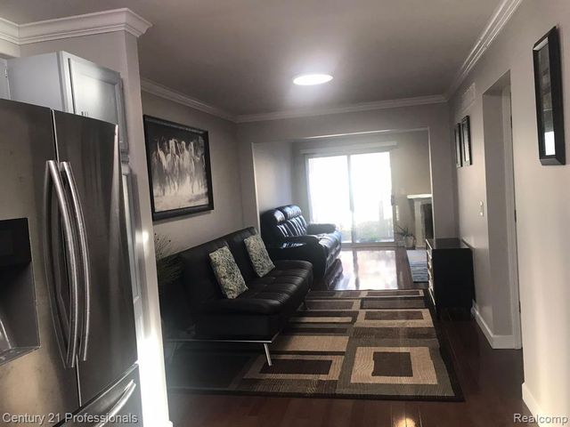 21141 E Glen Haven Circle 34, Northville, MI 48167