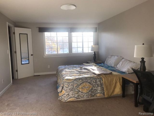 21141 E Glen Haven Circle 34, Northville, MI 48167