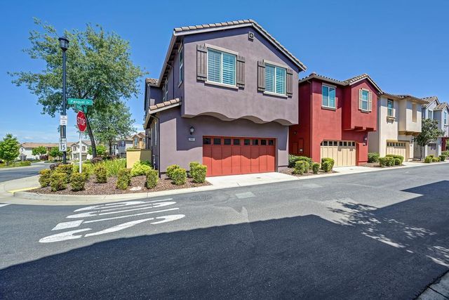 2001 Pasqual Dr, Roseville, CA 95661