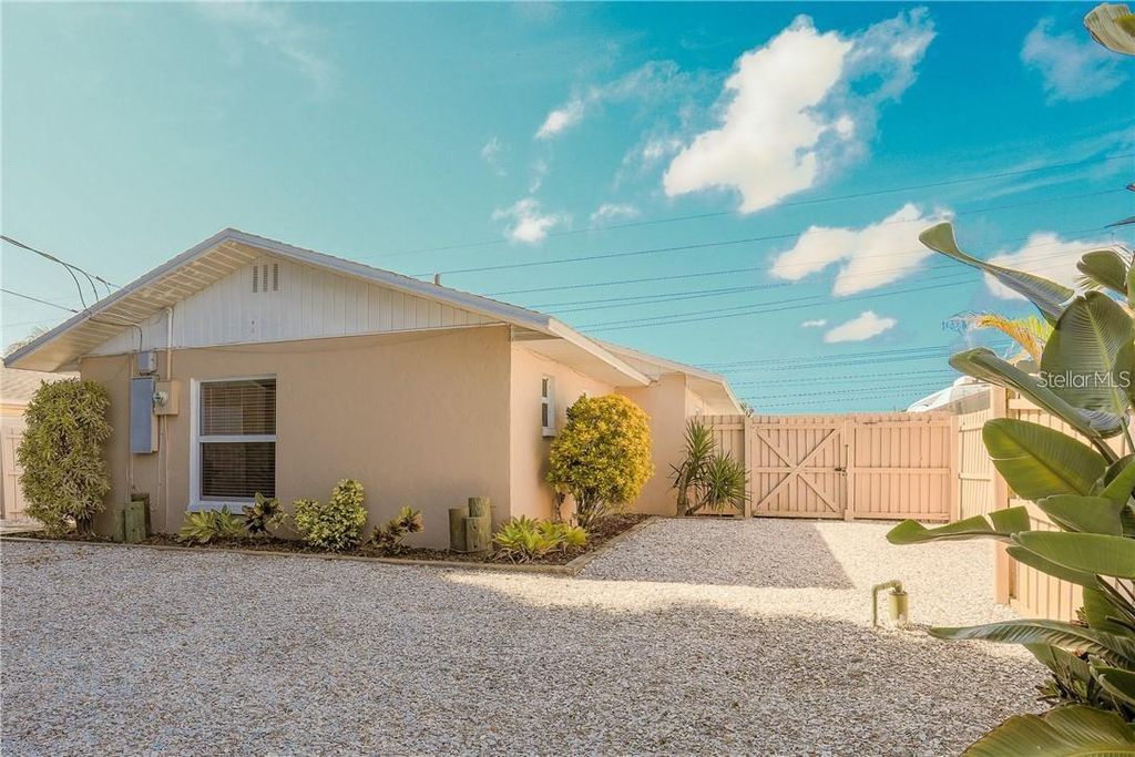 2907 HYDE PARK STREET, Sarasota, FL 34239