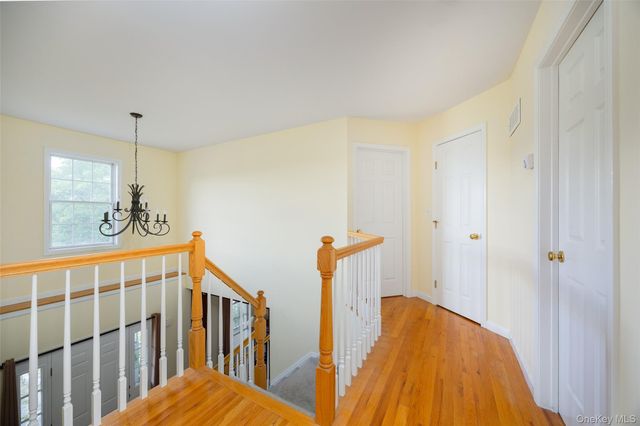 31 Hartstone Drive, Poughkeepsie, NY 12603
