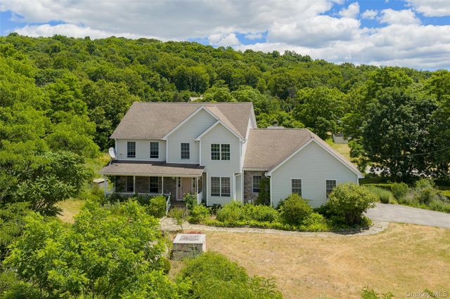 31 Hartstone Drive, Poughkeepsie, NY 12603