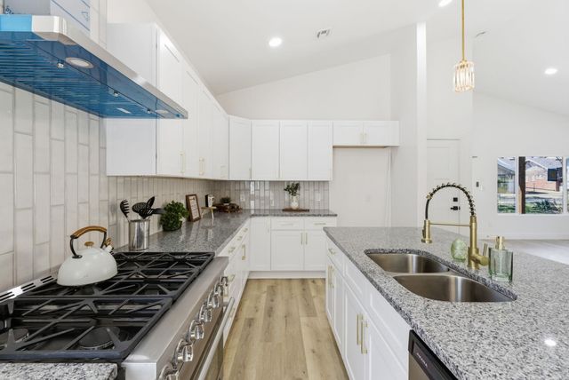 140 S Volutsia Ave, Wichita, KS 67211