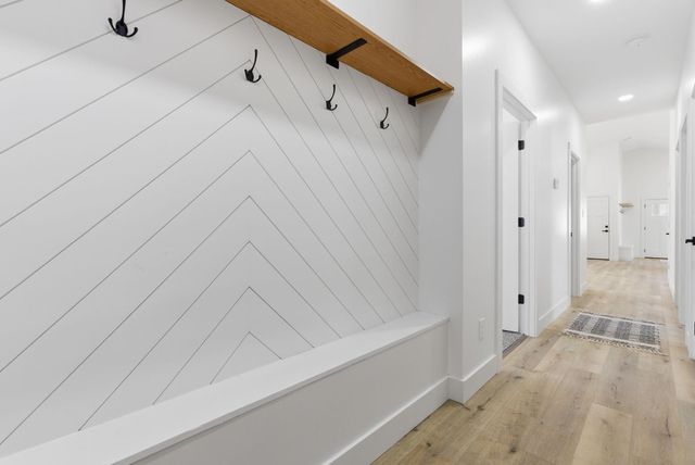 140 S Volutsia Ave, Wichita, KS 67211