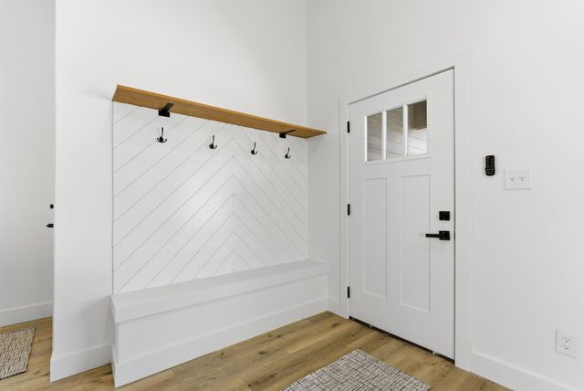 140 S Volutsia Ave, Wichita, KS 67211