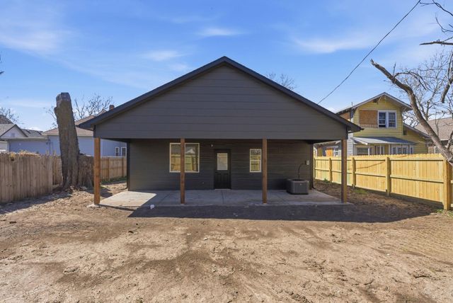 140 S Volutsia Ave, Wichita, KS 67211