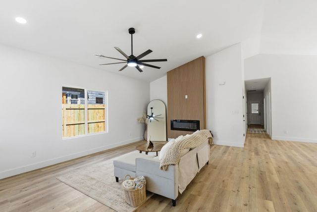 140 S Volutsia Ave, Wichita, KS 67211