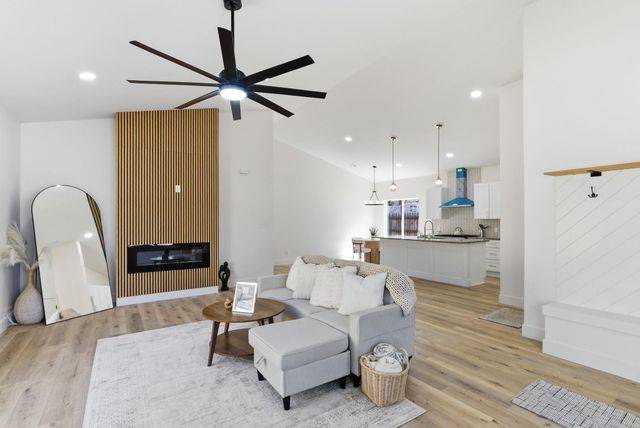 140 S Volutsia Ave, Wichita, KS 67211