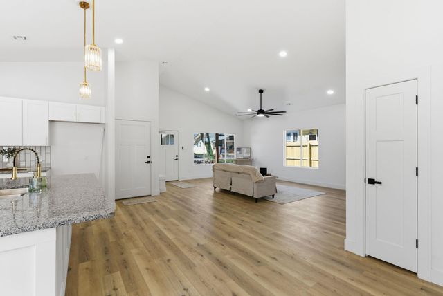 140 S Volutsia Ave, Wichita, KS 67211