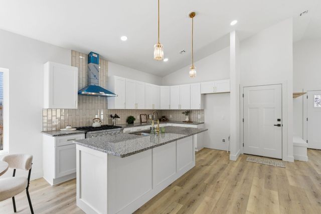 140 S Volutsia Ave, Wichita, KS 67211