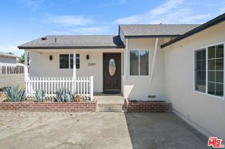 21009 Saticoy Street, Canoga Park, CA 91304