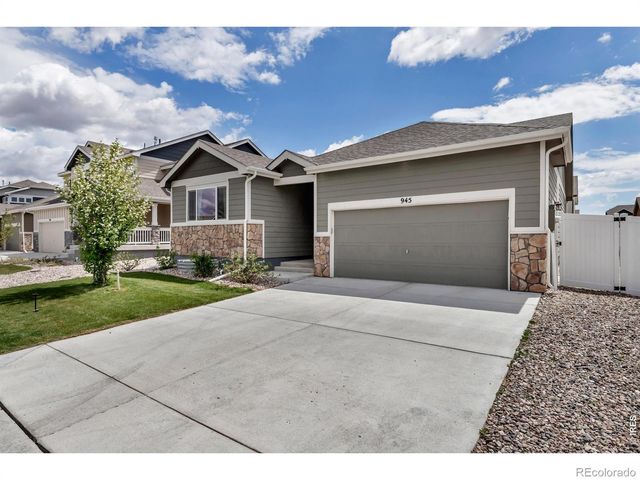 945 Maplebrook Drive, Windsor, CO 80550