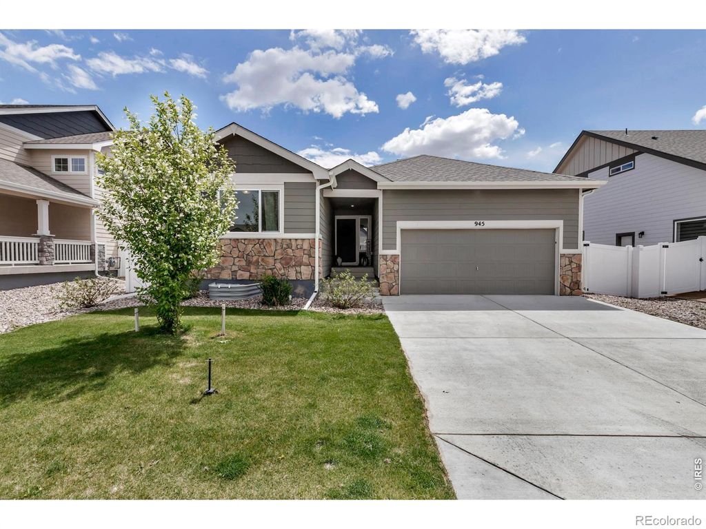 945 Maplebrook Drive, Windsor, CO 80550