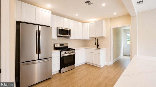 26 ELMHURST AVE, Trenton, NJ 08618