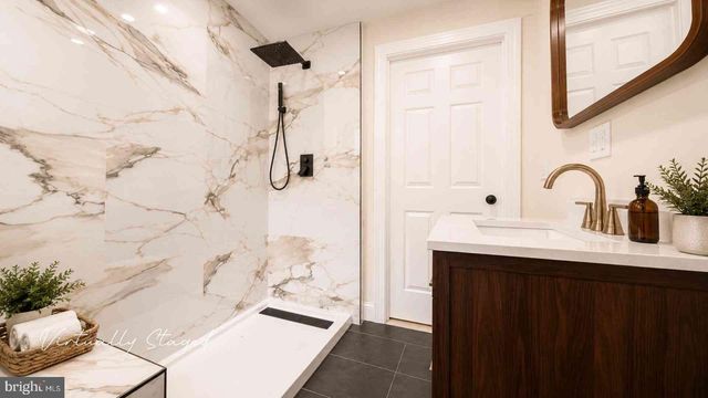 26 ELMHURST AVE, Trenton, NJ 08618