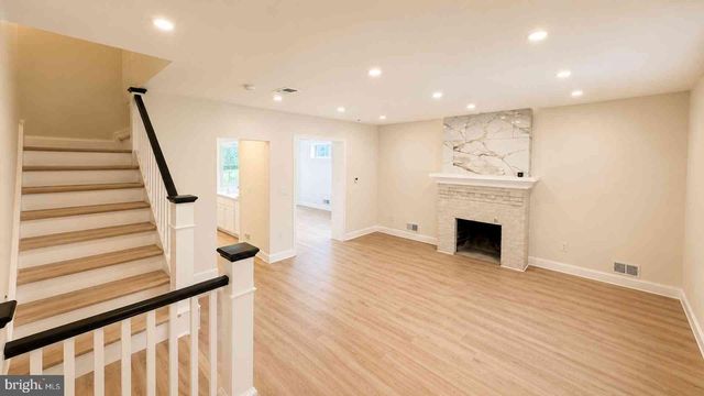 26 ELMHURST AVE, Trenton, NJ 08618