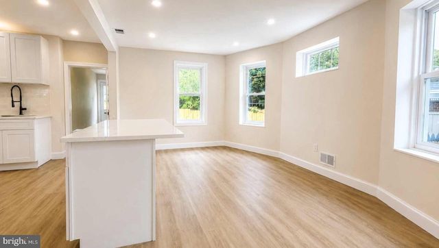 26 ELMHURST AVE, Trenton, NJ 08618