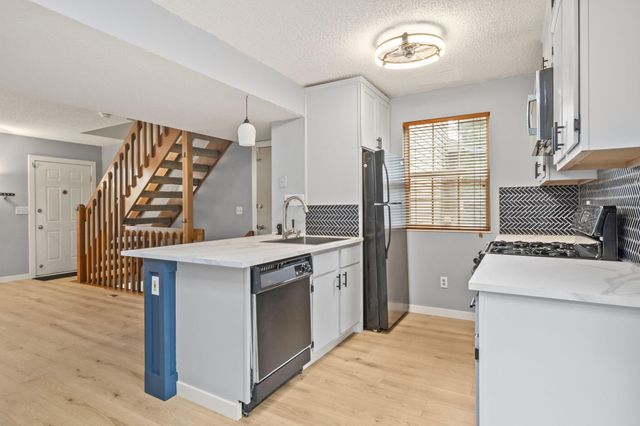 3325 Paradise Avenue, Hilliard, OH 43026