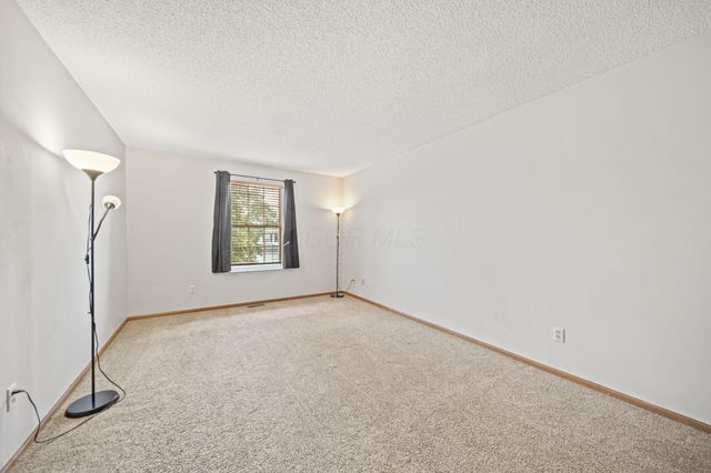 3325 Paradise Avenue, Hilliard, OH 43026