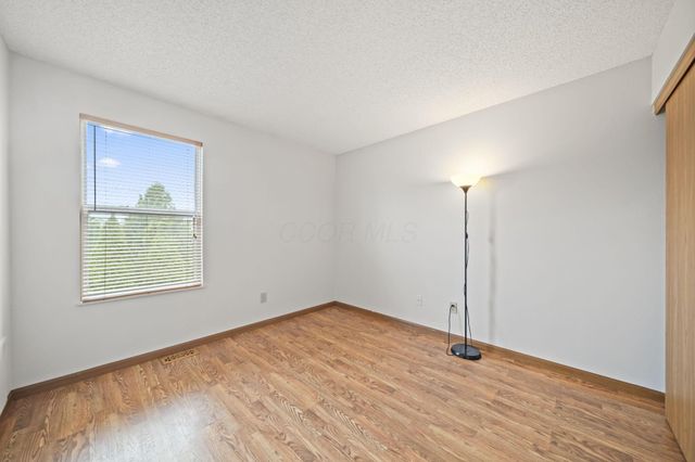 3325 Paradise Avenue, Hilliard, OH 43026