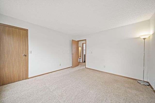 3325 Paradise Avenue, Hilliard, OH 43026