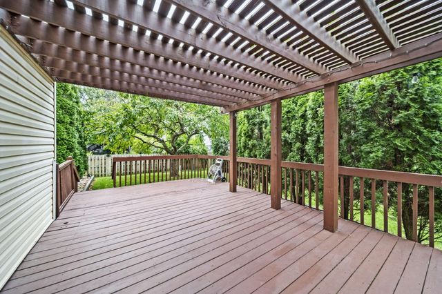 3325 Paradise Avenue, Hilliard, OH 43026