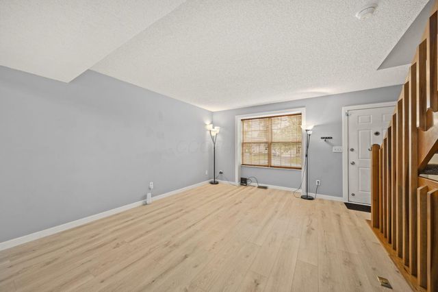 3325 Paradise Avenue, Hilliard, OH 43026