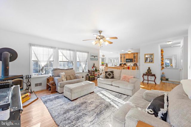 3 HAY RD, Tuckerton, NJ 08087