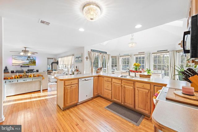 3 HAY RD, Tuckerton, NJ 08087