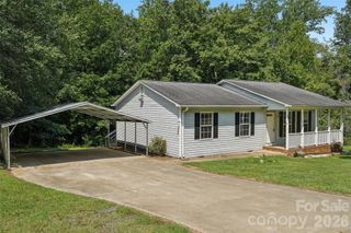 916 Long Branch Road, Grover, NC 28073