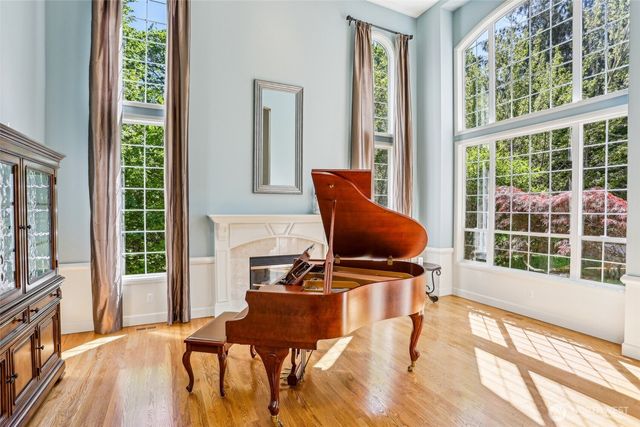 25846 NE 4th Place, Sammamish, WA 98074