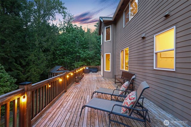 25846 NE 4th Place, Sammamish, WA 98074