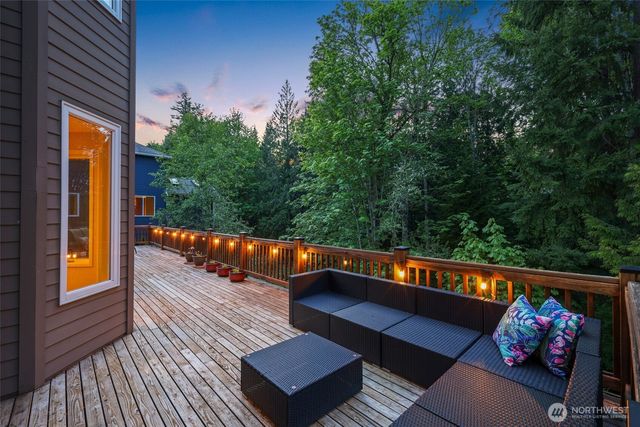 25846 NE 4th Place, Sammamish, WA 98074