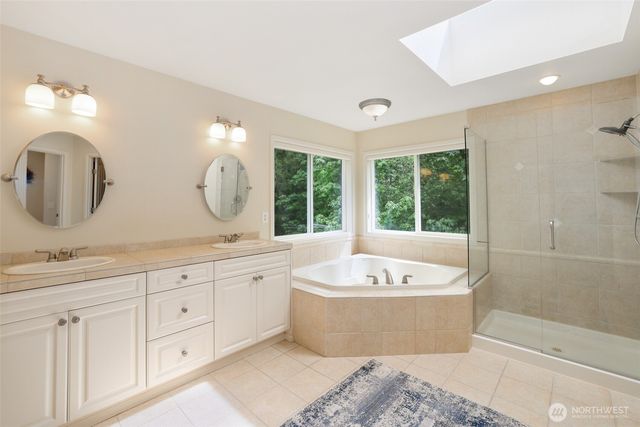 25846 NE 4th Place, Sammamish, WA 98074