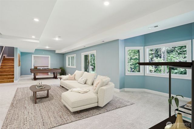 25846 NE 4th Place, Sammamish, WA 98074