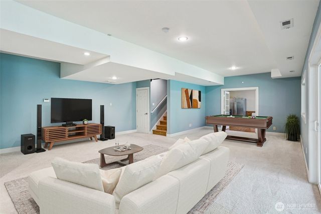 25846 NE 4th Place, Sammamish, WA 98074