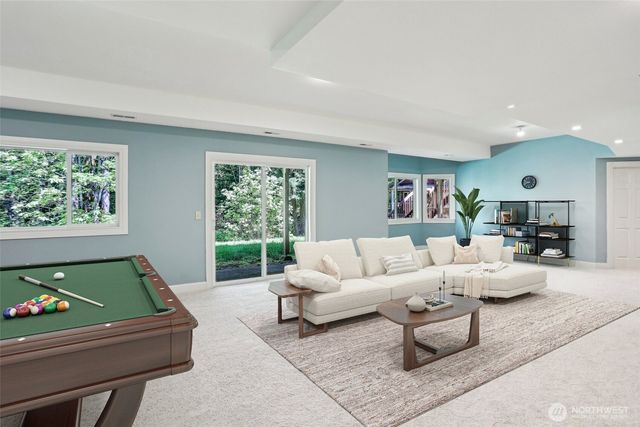 25846 NE 4th Place, Sammamish, WA 98074