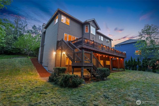 25846 NE 4th Place, Sammamish, WA 98074